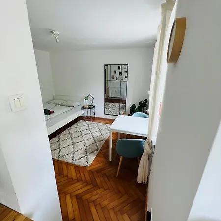 Apartment Paula's Cosy Place In The Center Of Ljubljana